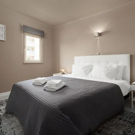 Terrace With Pool By Homing Apartment *