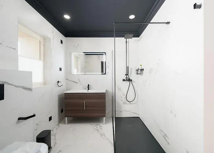 Terrace With Pool By Homing Lägenhet *